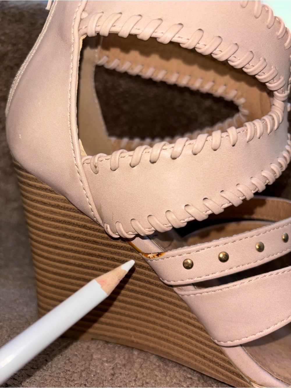 Report Raspberry Blush Pink Gold Hardware Strappy Wedge Heels W8 - Picture 7 of 8